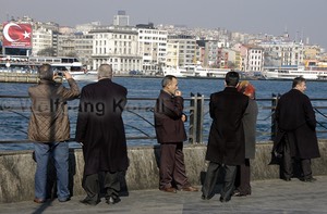 Männer vor Galata